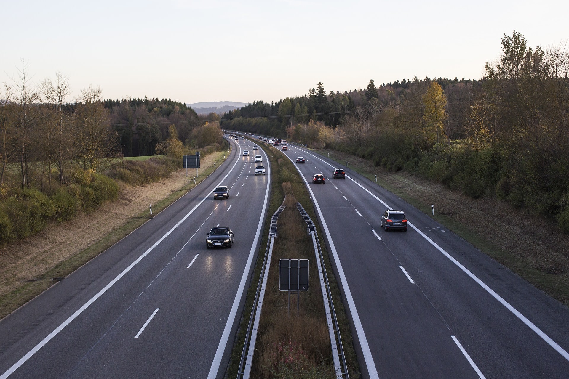 An image of two main roads going in opposite directions.
